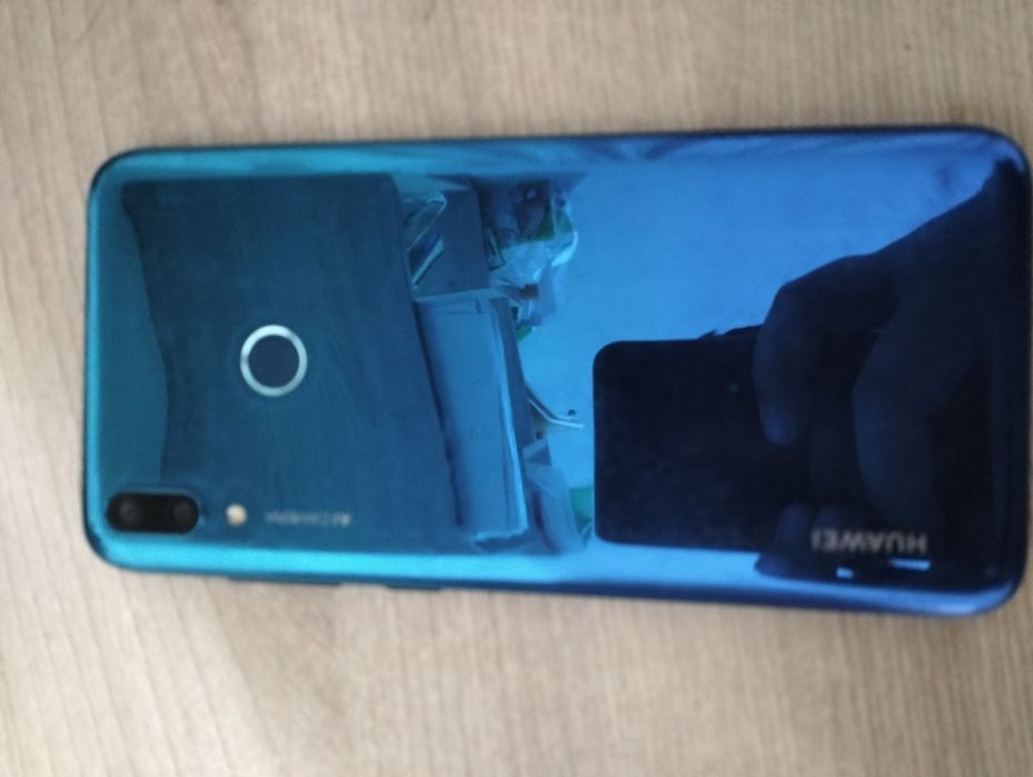 Продам телефон  HUAWEI