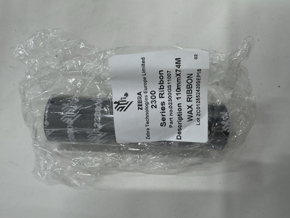 Pachet Consumabile Imprimantă Termică: 9 Role Etichete (87x60mm) + 8 Riboane ZEBRA 2300 Wax - Noi