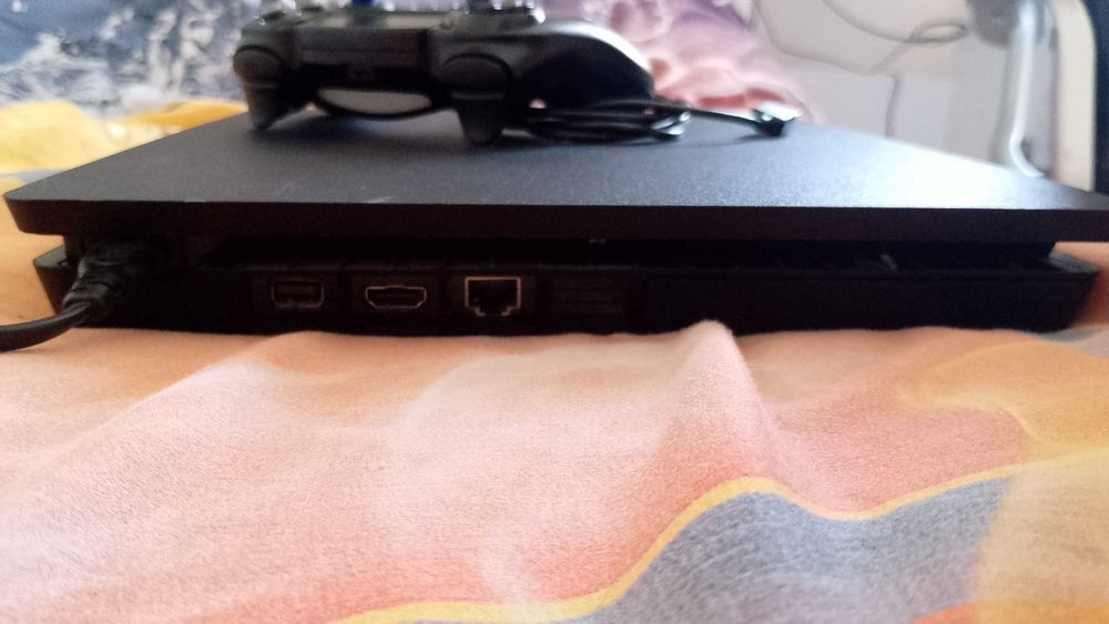 Playstation 4, 512GB+ не оригинален контролер.