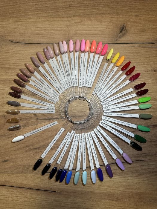 Продавам лакове NOLIA