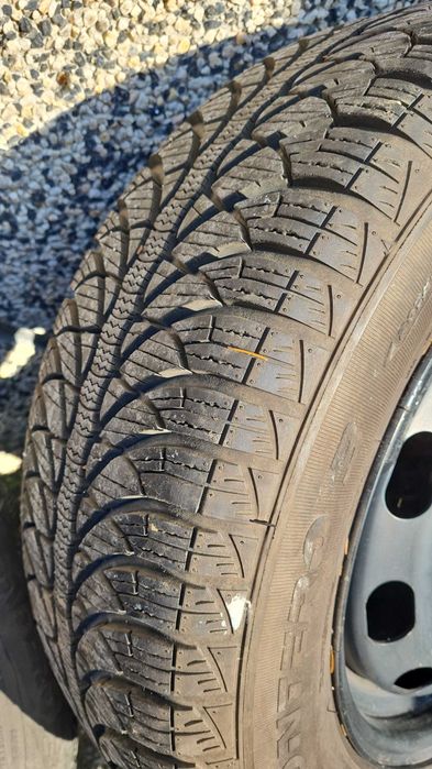 Гуми 185/65r15 3 броя
