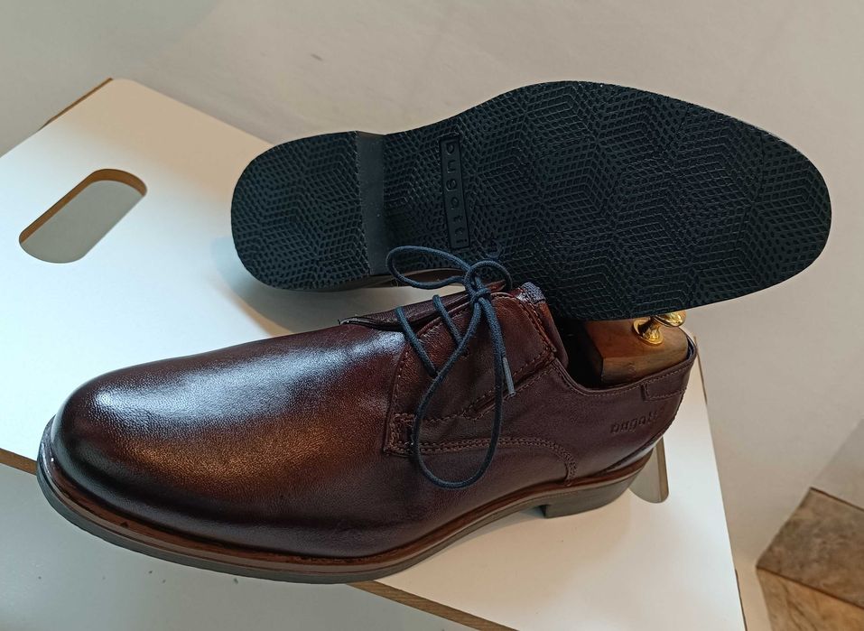 Pantofi derby 45 plain toe premium Bugatti NOI piele naturala moale