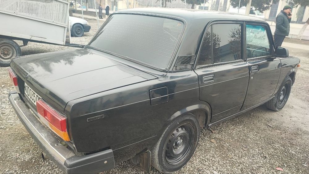 Vaz 2107 sotiladi 1984 yil