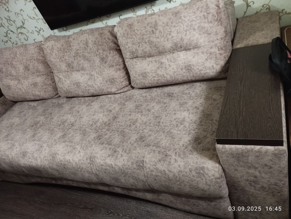 Диван в хорошем состоянии