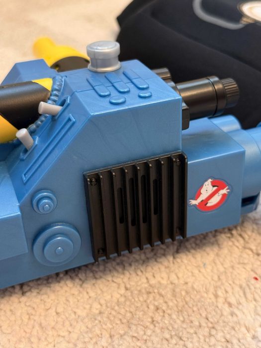 Blaster customizabil Ghostbusters Proton (Echipament de Vanatoare de Fantome pentru Copii )
