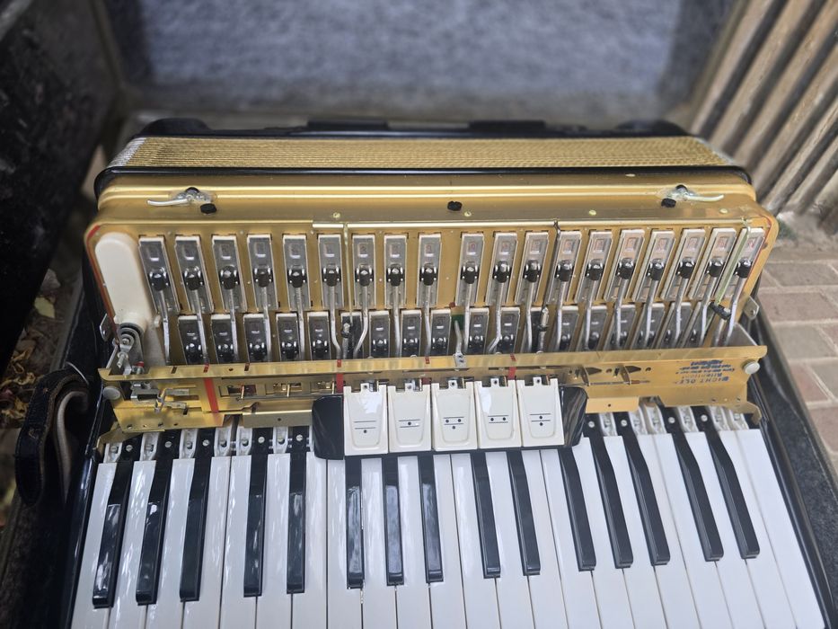 Hohner Lucia III