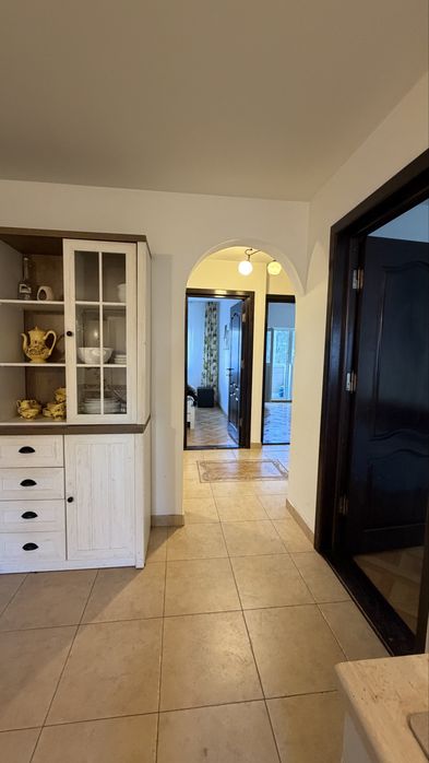 Apartament 3 camere decomandat Obcini Etaj 1 Bucatarie mare