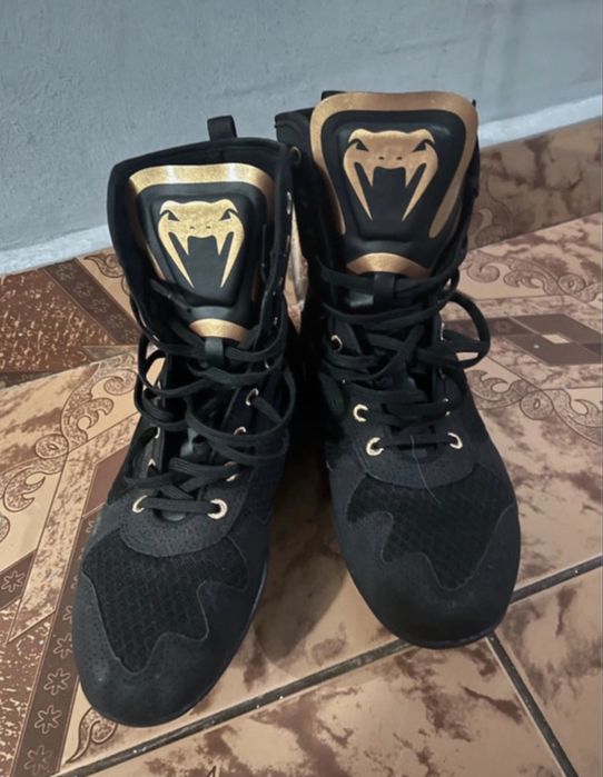Ghete de box Venum Elite