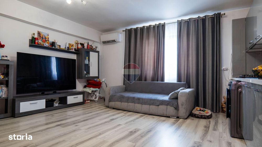 Apartament cu 3 camere de vânzare — fotografia 1