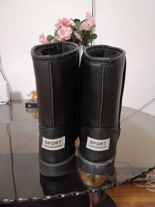 Срочно продам угги