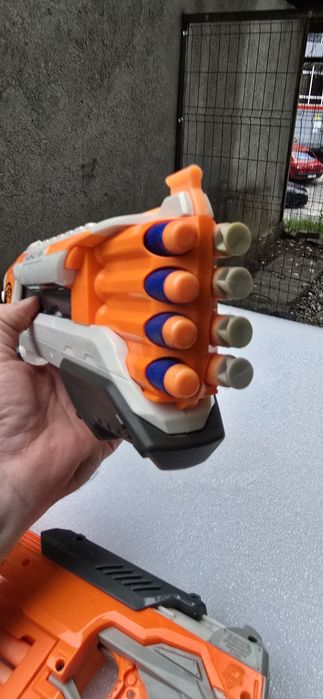 Pistoale Nerf Roughcut 2x4