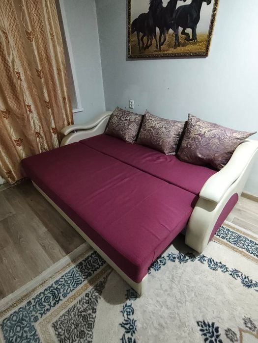 Продается диван в хорошем состоянии