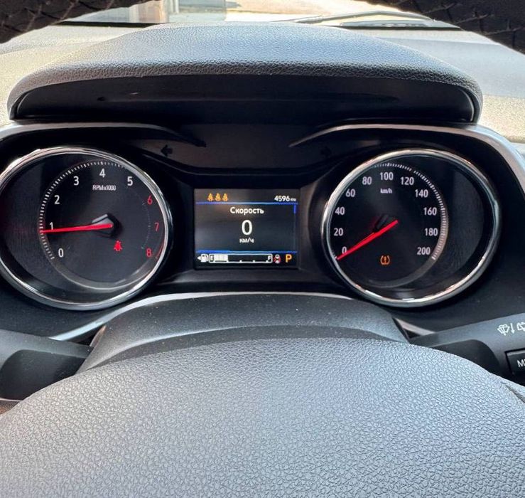 Продаётся Chevrolet Tracker Turbo 2, 2024 года выпуска.