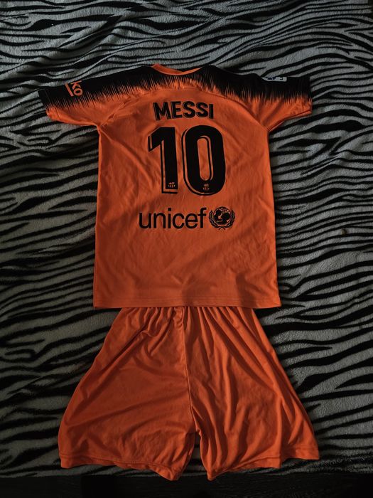 Tricou și pantaloni cu Messi-Barcelona Nike