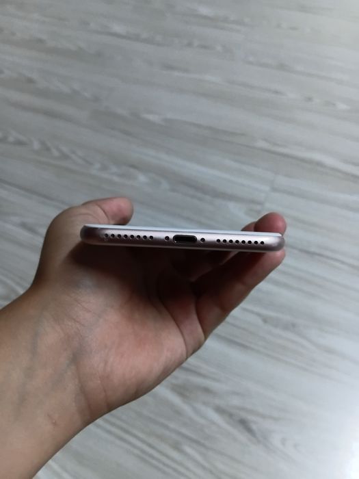 Продам Iphone 7 plus