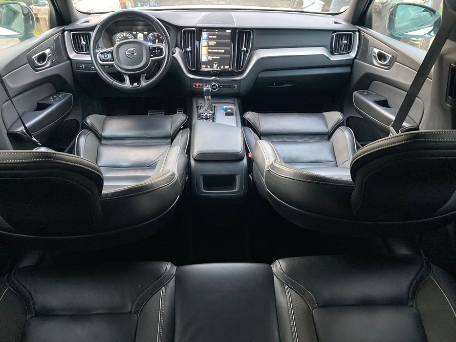 Volvo xc 60 R-Design automata an 2020 /190cp-proprietar-