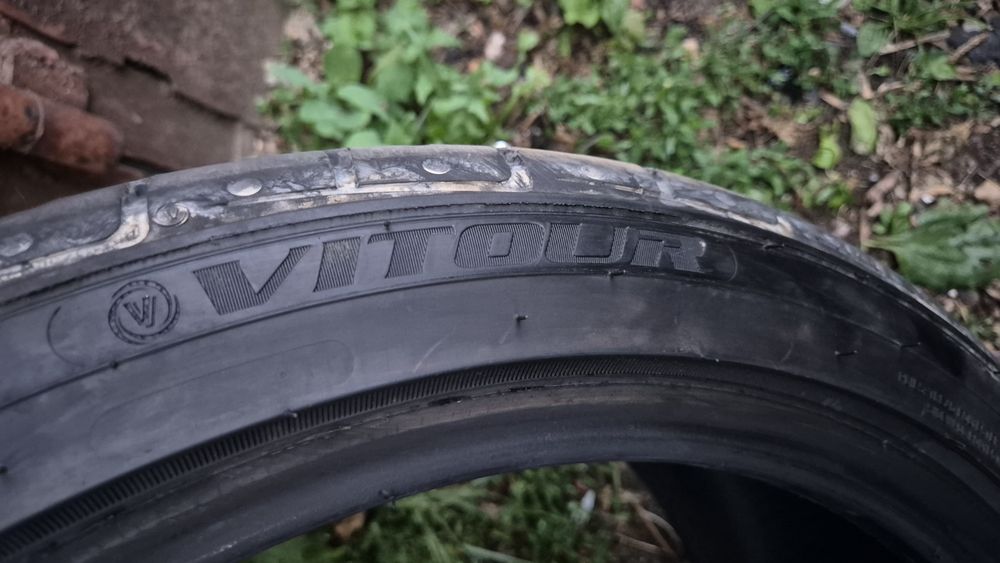 Резина Vitour 245 40 r20, пара