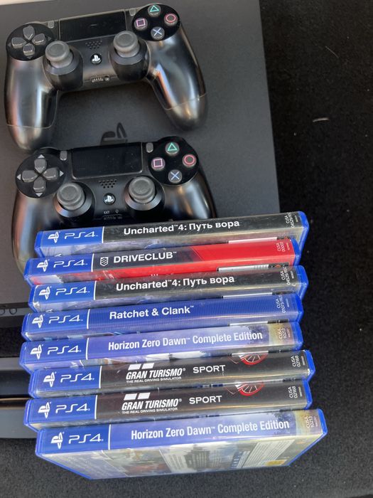 Продам Ps4 slim в отличном состоянии