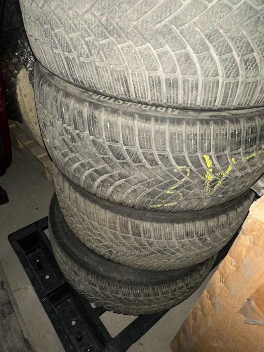 Гуми бриджстоун зимни