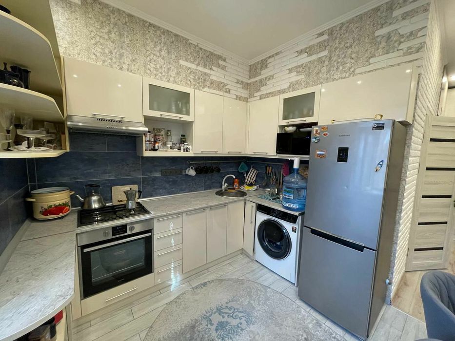 Чиланзар 1 квартал   2 ком  высокопотолочка