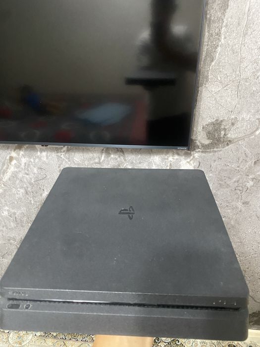 Продам ps4, в отличном состояний