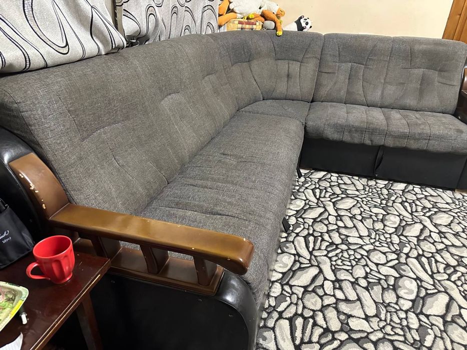 Продается уголок+кресло для гостинной