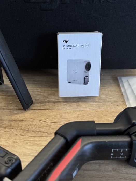DJI Ronin RS 4 Pro Combo Стабилизатор / Гимбъл