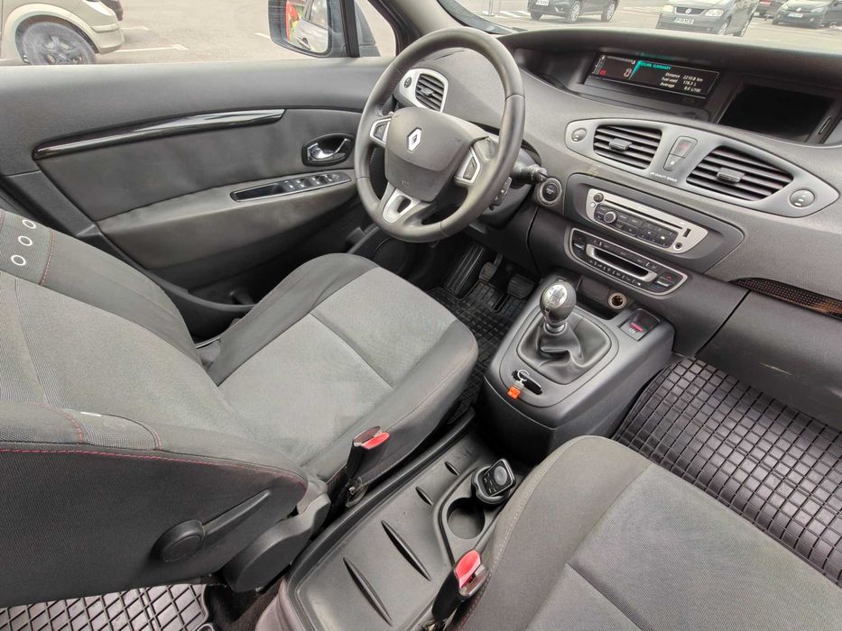 Renault Grand Scenic III 1.6 dCi 5 locuri 2012