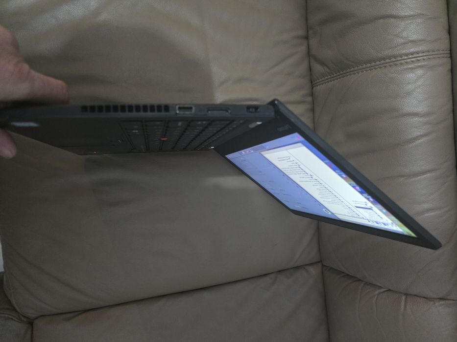 Laptop Lenovo 13, i3-7100, ram 8gb, ssd 128gb, bat 3ore