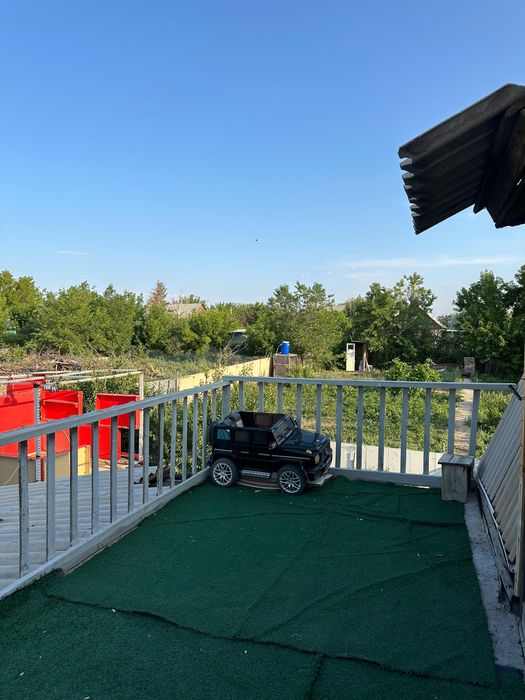 Продам дачу на спутнике около речки!