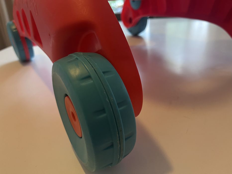 Проходилка Mattel Fisher Price, звука е на немски, изброява цифри и др