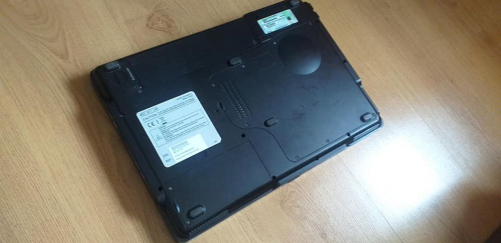 Laptop Packard Bell 17'' functional