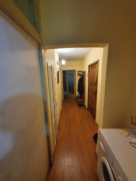 Vând apartament decomandat, 2 camere, situat pe Bulevardul Republicii nr. 1, Zona Nord, chiar lângă Spitalul Județean