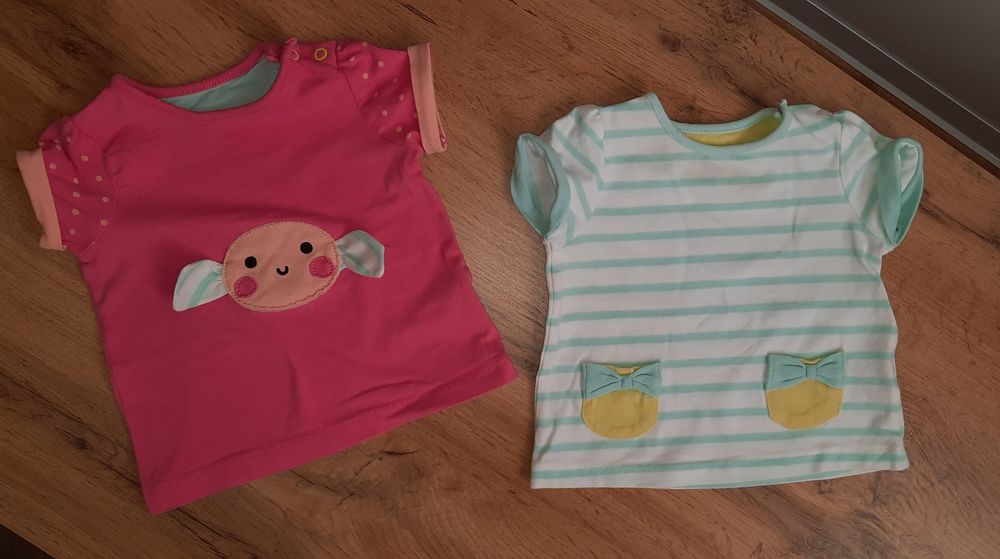 Джинсы и комплект футболок для девочки
