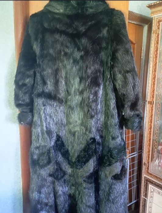 Продам женскую  шубу