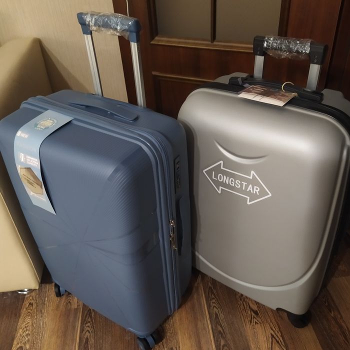 Чемодан средний новый