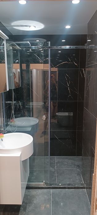 Поръчкови Душ кабини,паравани и АЛ-врати