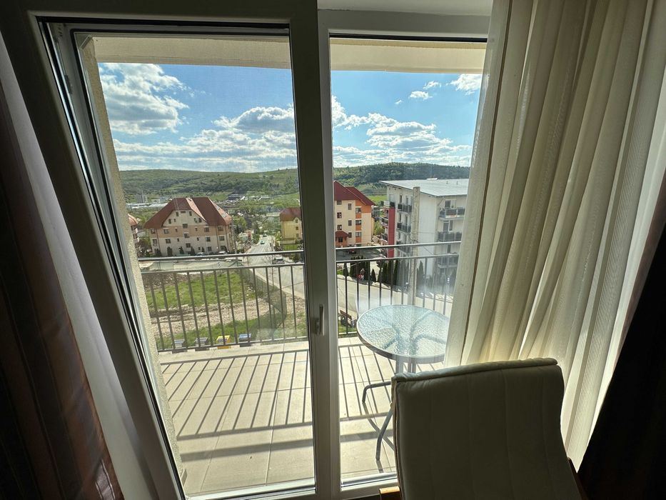 Inchiriez apartament