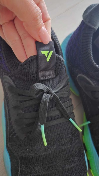 Маратонки Adidas Lightstrike