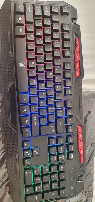 Kit gaming casti mouse tastatura mousepad RGB noi