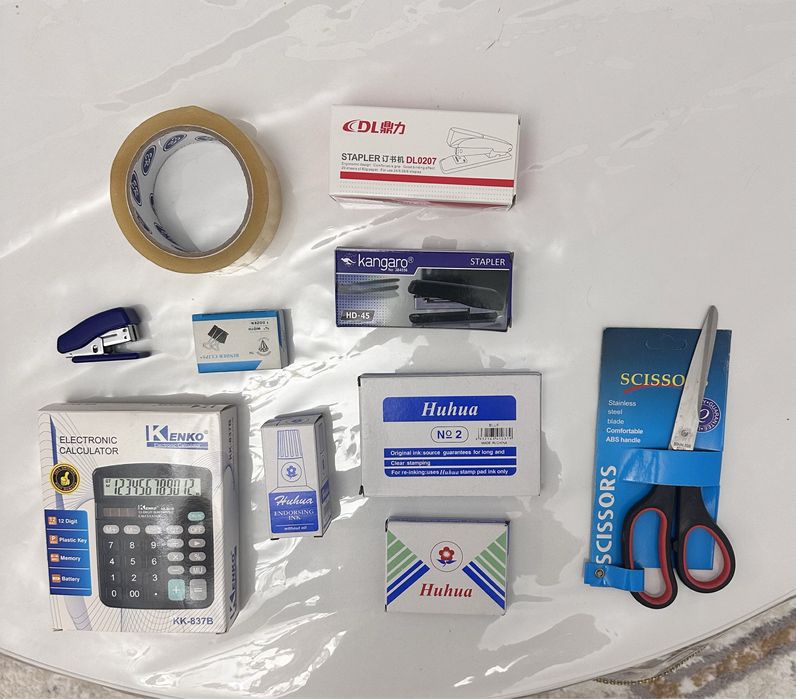 Калькулятор, скотч и др.