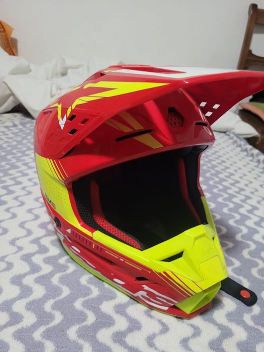 Vand casca alpinesars si o pereche de ochelari 100%