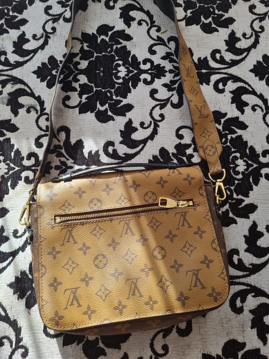 Vând Geantă Louis Vuitton