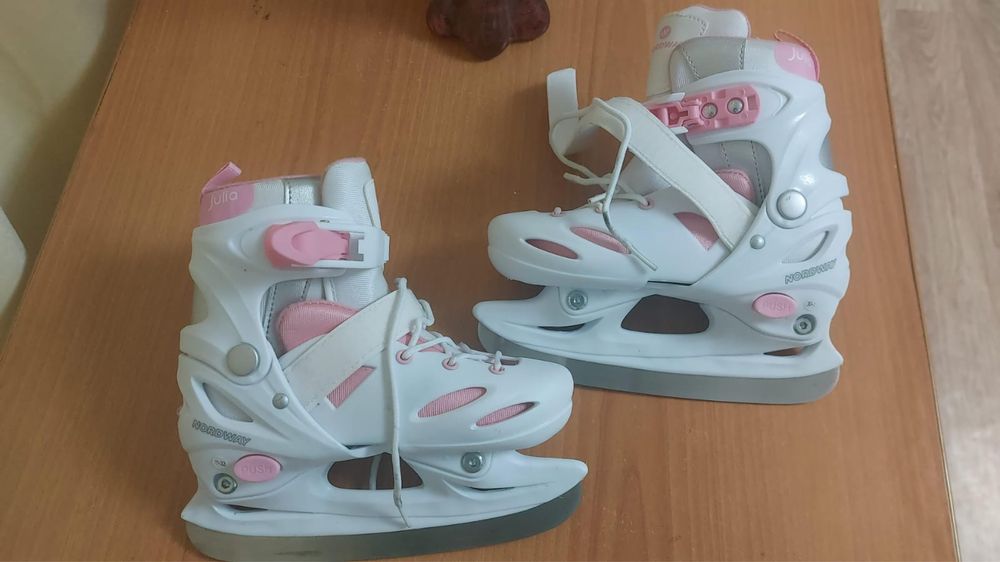 Продам детские коньки