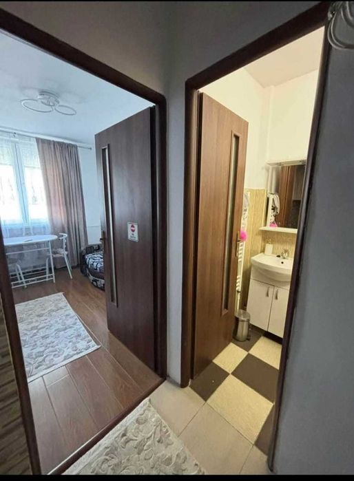 Vând garsonieră mobilată si utilată zona Dărmănești