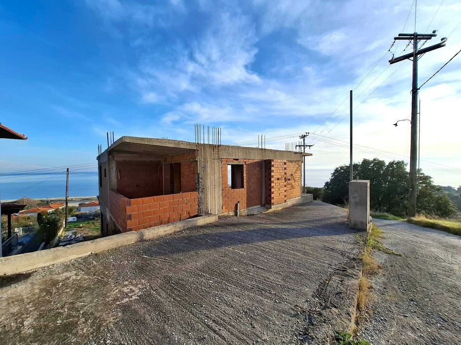 Продава 2 ет строеж 210 м2 с двор 300 м2 в Акти Неон Кердилион, Гърция