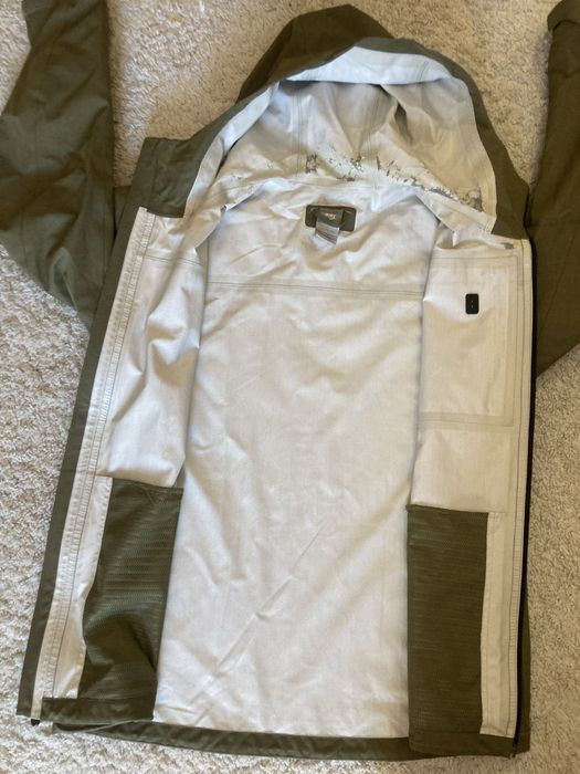 Geaca Nike L impermeabila membrana groasa