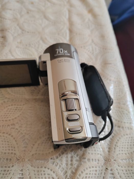 Vând camera video Sony dcr sx85e și aparat foto Sony cybershot