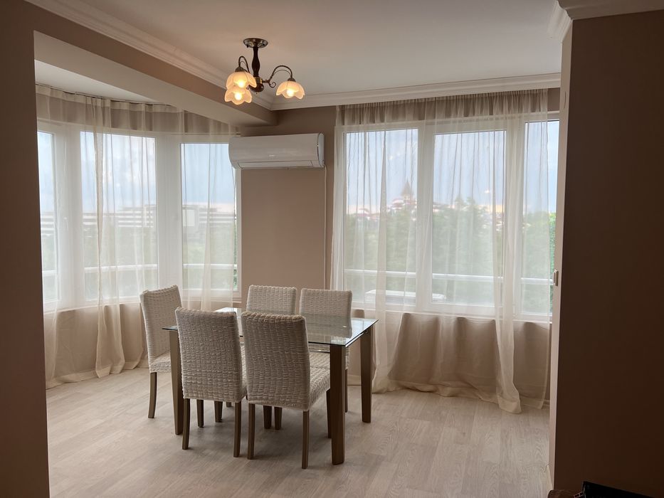 Тристаен под нарм