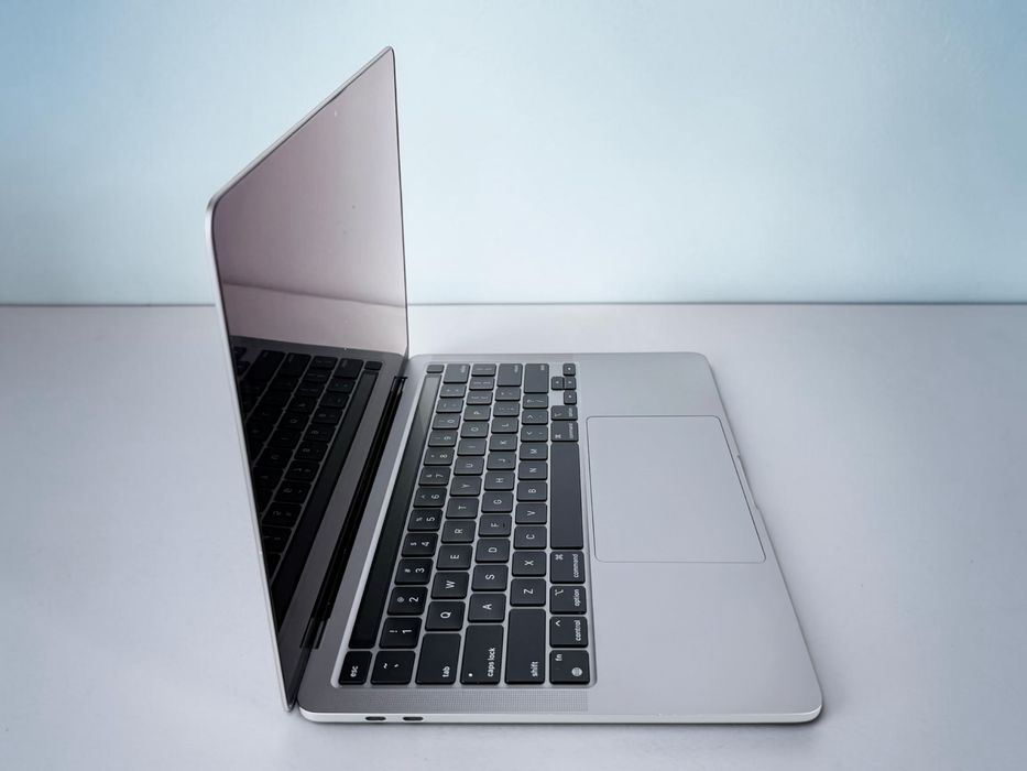 Apple MacBook Pro 13 M2 8RAM 256GB Touch Bar Space Gray 94% Батерия! Гараниця!